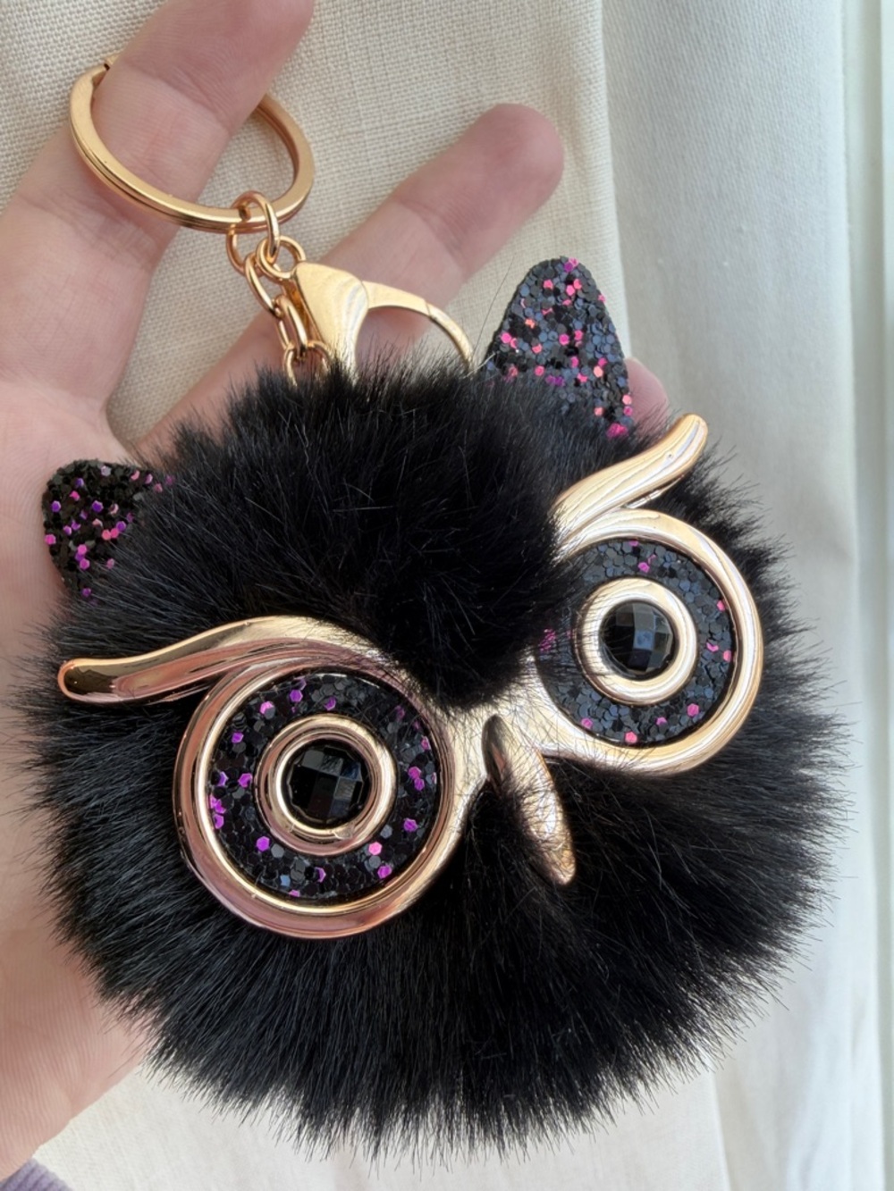 Black Fuzzy Owl Keychain - Picture 1 of 2